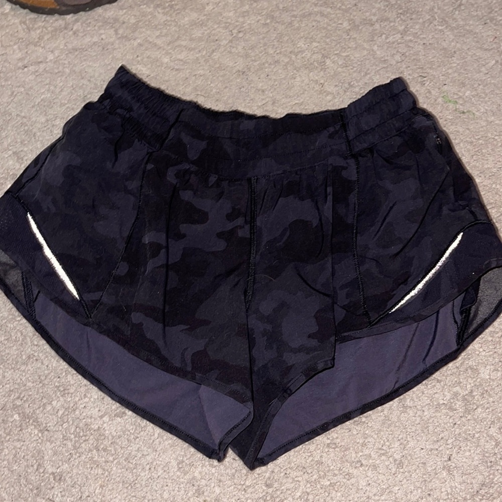 lulu lemon hotty hot shorts